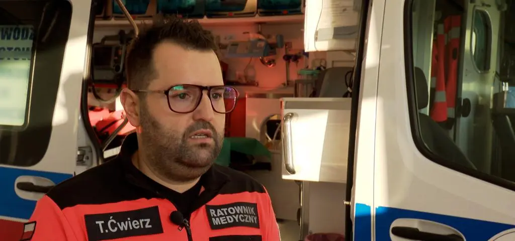 180 sekund na wyjazd ze stacji. Jakie jeszcze wyzwania w pracy mają kierowcy karetek?