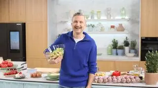 Tęsknisz za smakami ze szkolnego sklepiku? Wypróbuj przepisy Piotra Kucharskiego