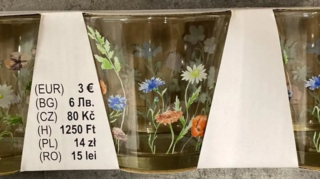 Szklanka ze wzorem kwiatowym 250 ml (komplet 3 szklanek)