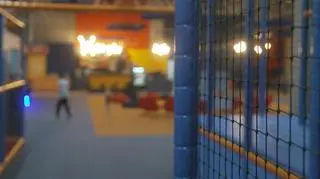 Urodziny w sali zabaw i złamany kręgosłup. "Ewidentny błąd ze strony obsługi"