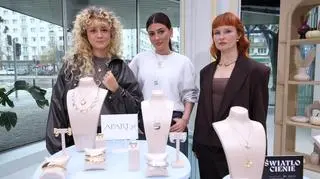 Trendy biżuteryjne na jesień i zimę. "Nie oszczędzamy, zakładamy dwie" 