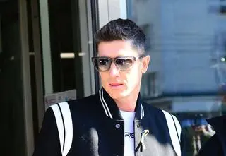 Robert Lewandowski bez koszulki hitem sieci! FC Barcelona publikuje zdjęcie, fani zachwyceni