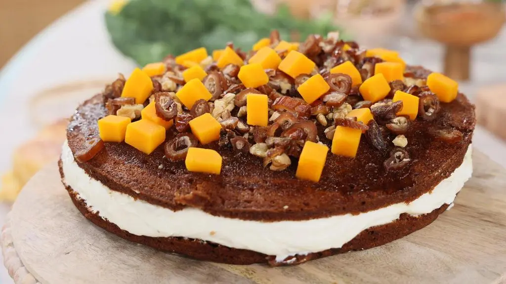 Ciasto miodowo orzechowe z kremem na bazie serka mascarpone 