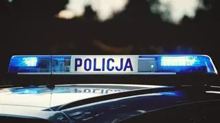 Dramatyczna intwerwencja policji - dwie dziewczynki bez opieki. "Nikt nie chciał się nimi zająć"