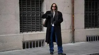 W 2026 roku denim przejmuje światowe wybiegi i ulicę. Oto najmodniejsze fasony jeansów