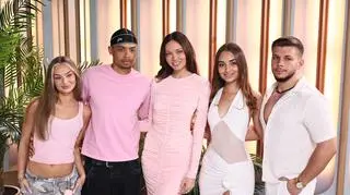 Edyta Zając z finalistami 12. edycji "Hotelu Paradise"