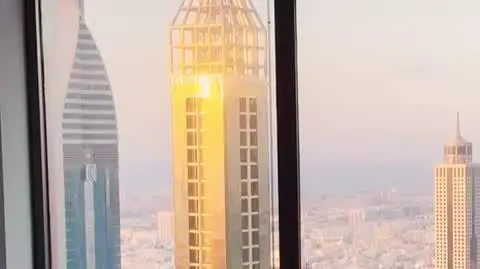 DD_20250523_Dubaj_rep_napisy