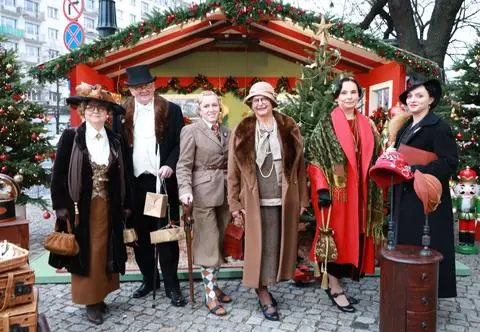 Święta w stylu retro. Jakie ozdoby były popularne 100 lat temu i jaka panowała wtedy moda?