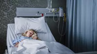 Dziewczynka w szpitalu