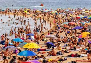 Poszły się kąpać i zostawiły torebki. Straciły prawie 13 tysięcy złotych