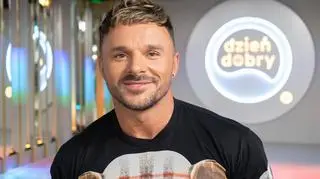 Taniec pod Pałacem Kultury i wyznania uczuć. Qczaj świętuje rocznicę związku