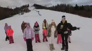 Taneczna rozgrzewka na stoku. Akcja #DDdance i Projekt Zima