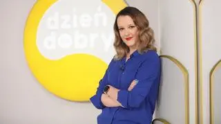 Asystentka pomaga w organizacji zaręczyn