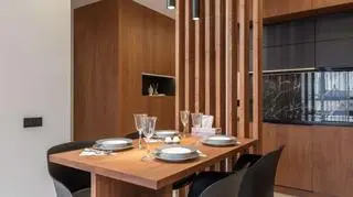 Jak urządzić mieszkanie, wykorzystując lamele? Porady