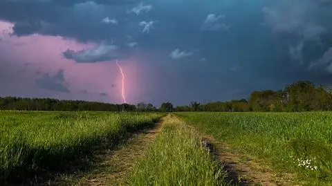 Pogoda na piątek. Termometry przekroczą 30 st. C, a lokalnie pojawią się burze. Gdzie będzie niebezpiecznie?