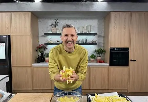 Jak zrobić idealne domowe frytki? Poznaj sposób Piotra Kucharskiego