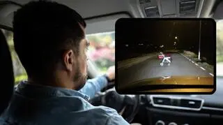 Widzisz na drodze porzucony wózek? Uważaj na swoje auto