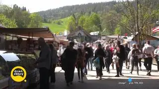 Reportaż dziś w uwadze - co jest w syropach, które pijemy