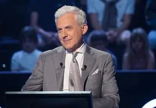 "Milionerzy". Uczestnik miał problem z pierwszym pytaniem. "Tego zdania uczą nauczyciele historii"