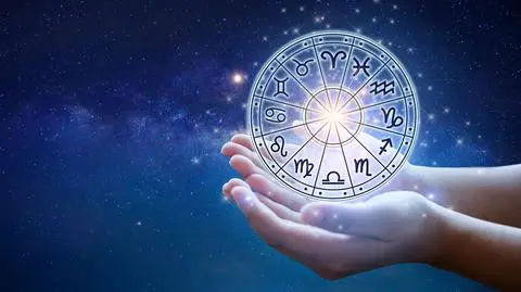 Horoskop na niedzielę. Dobry czas na weryfikację postanowień noworocznych