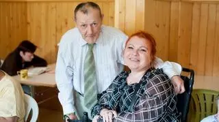 "Siła jest kobietą". Ma rdzeniowy zanik mięśni i pracuje z chorymi na Alzheimera. "To jest moje miejsce"