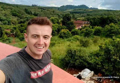 Wybudował swój dom na skraju dżungli