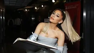 Ariana Grande rozwodzi się po 2 latach małżeństwa? Gwiazda zdjęła obrączkę. "Chcą pozostać przyjaciółmi" 