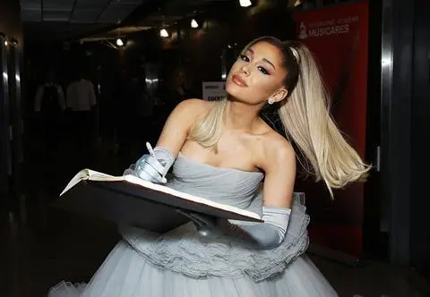Ariana Grande rozwodzi się po 2 latach małżeństwa? Gwiazda zdjęła obrączkę. "Chcą pozostać przyjaciółmi" 