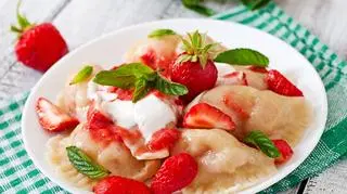 Pierogi z truskawkami - przepis na sezonowy smak dzieciństwa
