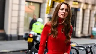 Małżonka księcia Williama lubi mocne kolory i kreacje o kroju litery "A". 