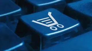 Polacy coraz chętniej robią zakupy online. Jakich produktów szukamy w sieci?
