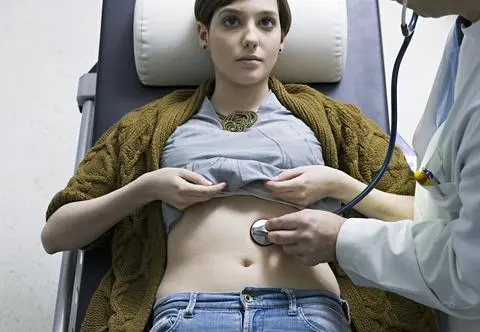 17-latka z zespołem Roszpunki. Lekarze nie kryli zdumienia, co znaleźli w jej żołądku