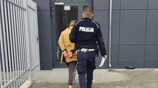 Pijana matka przyjechała po dziecko do szkoły, zareagował świadek