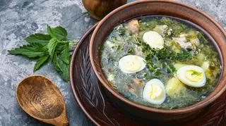 Zupa szczawiowa to zdrowie na talerzu! Jak przygotować tradycyjną zupę szczawiową z jajkiem i ziemniakami? 