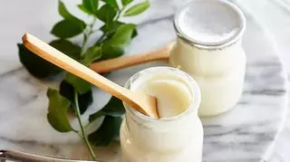 Jogurt naturalny w pielęgnacji skóry. Dlaczego warto go stosować?