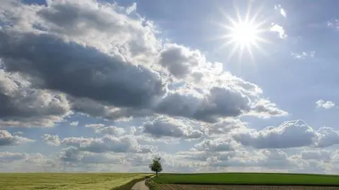 Pogoda na wtorek 20 czerwca. Będzie upalnie i burzowo. Gdzie zrobi się niebezpiecznie?