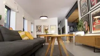 Zmienili budynek administracyjny w dom. "Skuwaliśmy wszystko dosłownie do zera" 