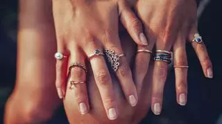 Jak nosić pierścionki 