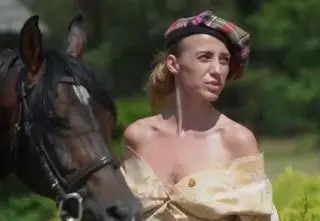 "Top Model". Marianna Schreiber pomogła koleżance w czasie sesji zdjęciowej