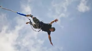 Skok na bungee – co trzeba wiedzieć przed skokiem?