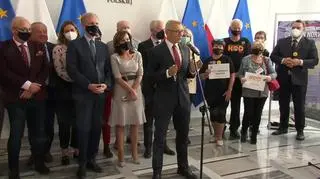 Senat odrzucił "lex anty-TVN". "Kto zechce bronić tej ustawy, zostanie jak Himilsbach z angielskim"