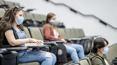 Studenci na wykładzie