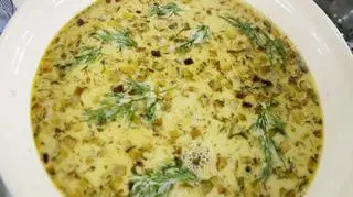 Ogórkowa zupa z grzanką ziemniaczaną