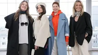 Jeansy, dresy i eleganckie. Kto może nosić spodnie z szeroką nogawką?