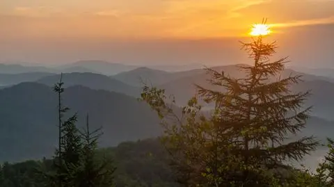 Bieszczady we mgle. Ratownicy apelują o ostrożność na szlakach