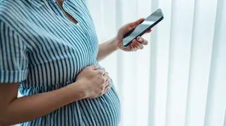 Sukienki ciążowe wizytowe – jak dobrać idealny model? Gdzie kupić?
