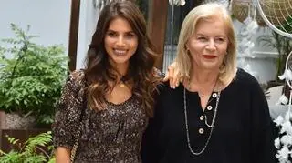 Mama Weroniki Rosati ratowała ją z opresji. "Nie wiem, jakim cudem przekonała stewardessę"