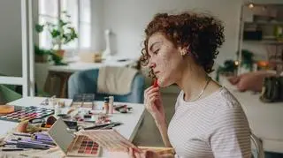Przekonują, że herbata miętowa wyleczy trądzik. Co o nowym trendzie myślą lekarze?