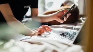 CSIRT KNF ostrzega przed oszustwami na fałszywe inwestycje. "Można stracić pieniądze"