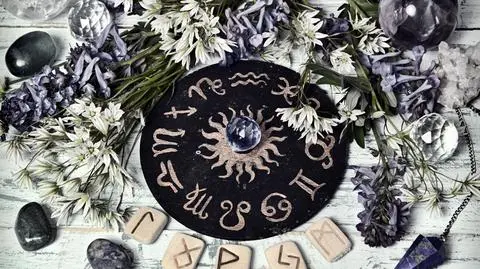 Horoskop na poniedziałek. Pracowity i konstruktywny dzień